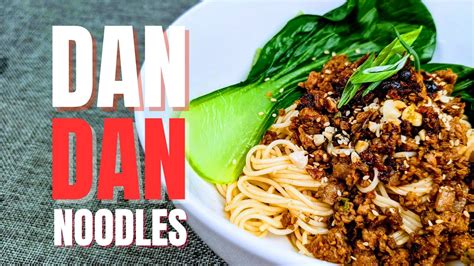   Dan Dan Mian: Un esplosione di sapori piccanti e una morbida cremosità al sesamo!