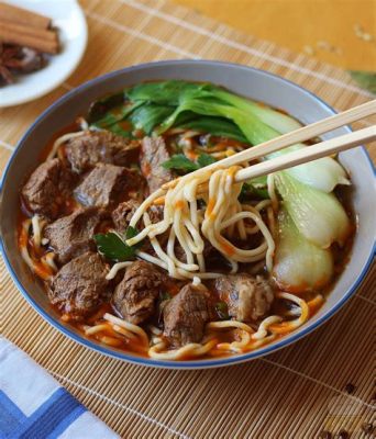  La Zuppa di Noodles Qianqian con Salsa Piccante: Un Sinfonia di Sapori e una Bomba di Gusto!