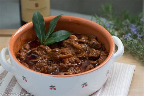  Pão de Canela con Carne di Cinghiale: Una Sinfonia Rusticana tra Dolcezza e Savore