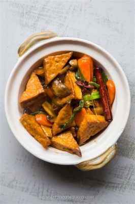  Il Braised Tofu con Funghi Shiitake: Un Sogno di Aromi Terrosi e Tentazioni Morbide!