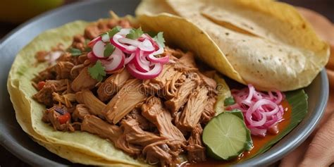  Cochinita Pibil: Un Sogno Cremoso di Maiale Arrosto con un Tocco di Agrumi!