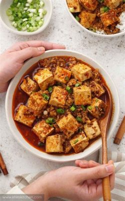  La Mapo Doufu: Un Esplosione Piccante di Tofu Setoso con un Aroma Fumeggiante?