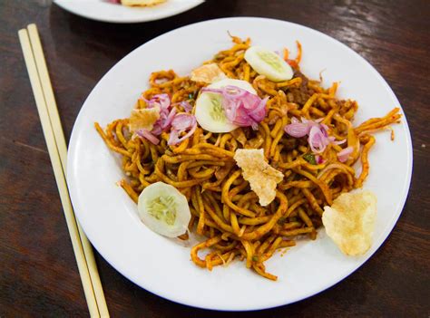  Mie Aceh? Un esplosione di sapori piccanti e confortanti in un solo piatto!